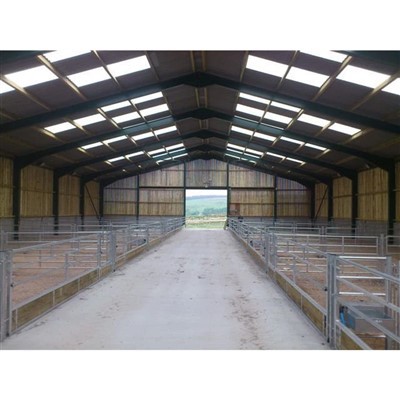 Ovčar sa metalnim okvirom